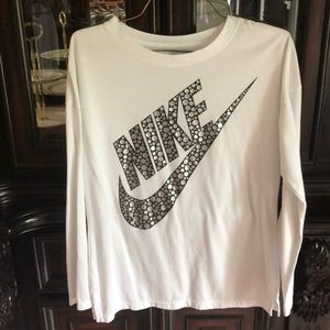 nike longsleeve in white